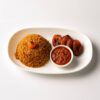 Jollofreis mit Kochbananen und Tomatensauce, vegan